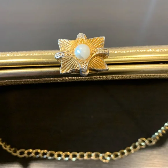 Vintage Metallic Gold Slim Framed Clutch with Clasp - Picture 3 of 5